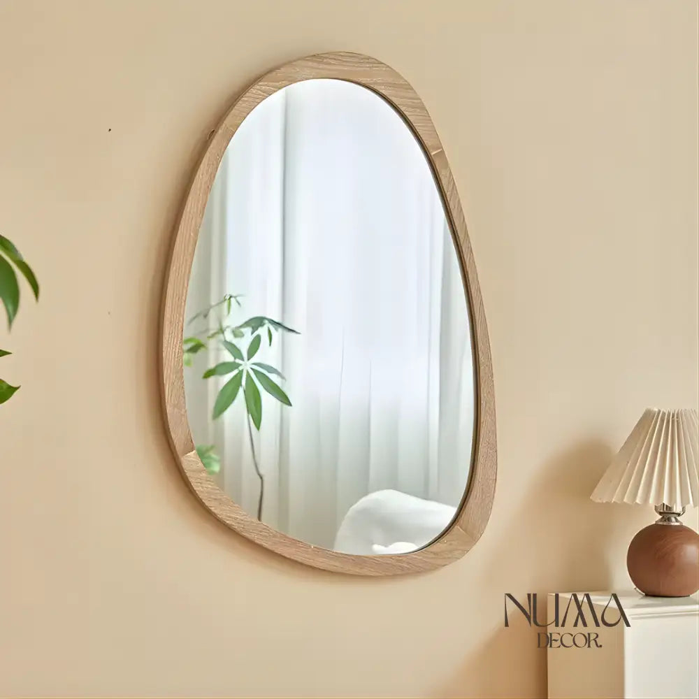 Duna | Espejo con diseño asimétrico con marco de madera