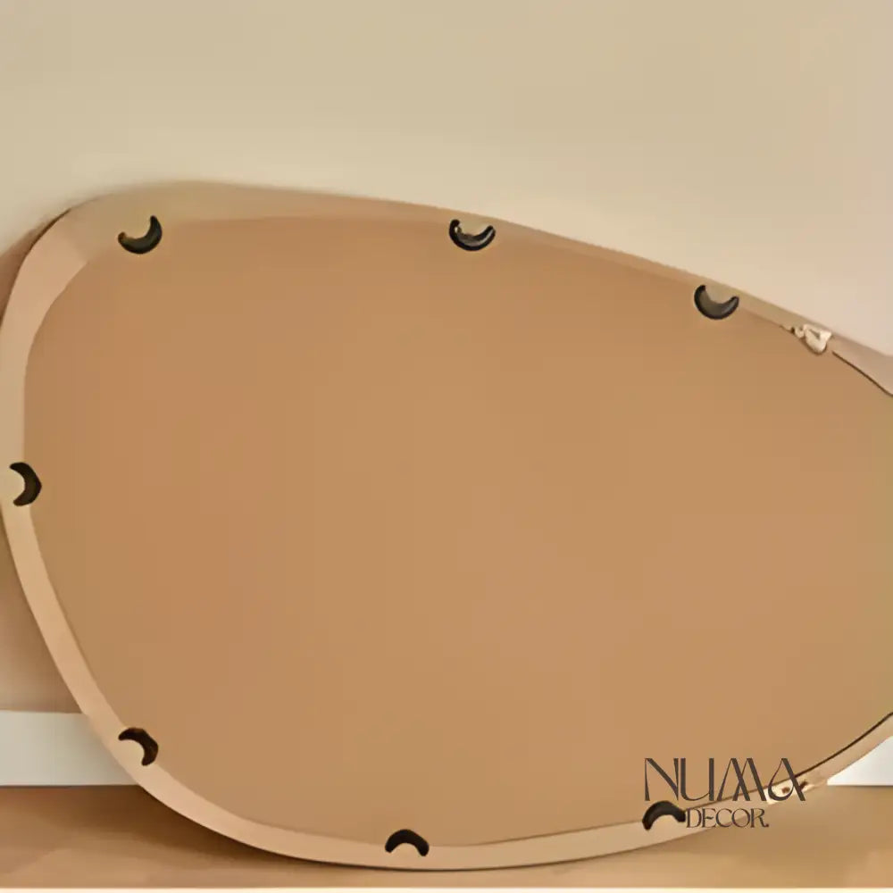 Duna | Espejo con diseño asimétrico con marco de madera