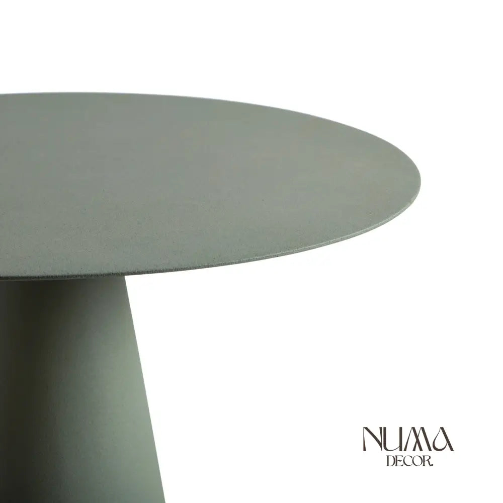 Siro | Mesa de diseño cónico en metal