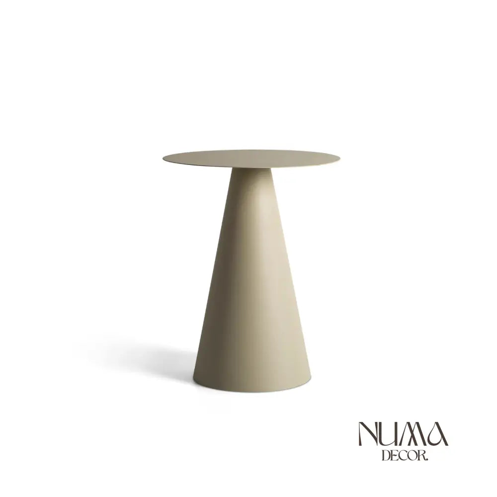 Siro | Mesa de diseño cónico en metal Crema / D.49